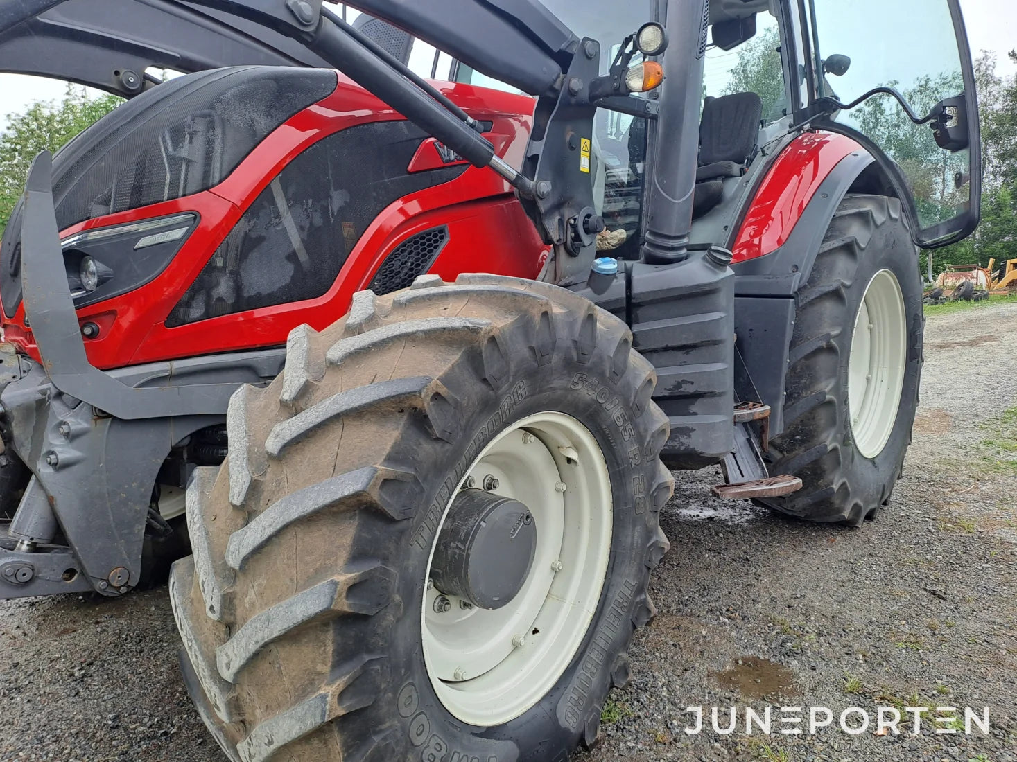 Valtra T174E med lastare