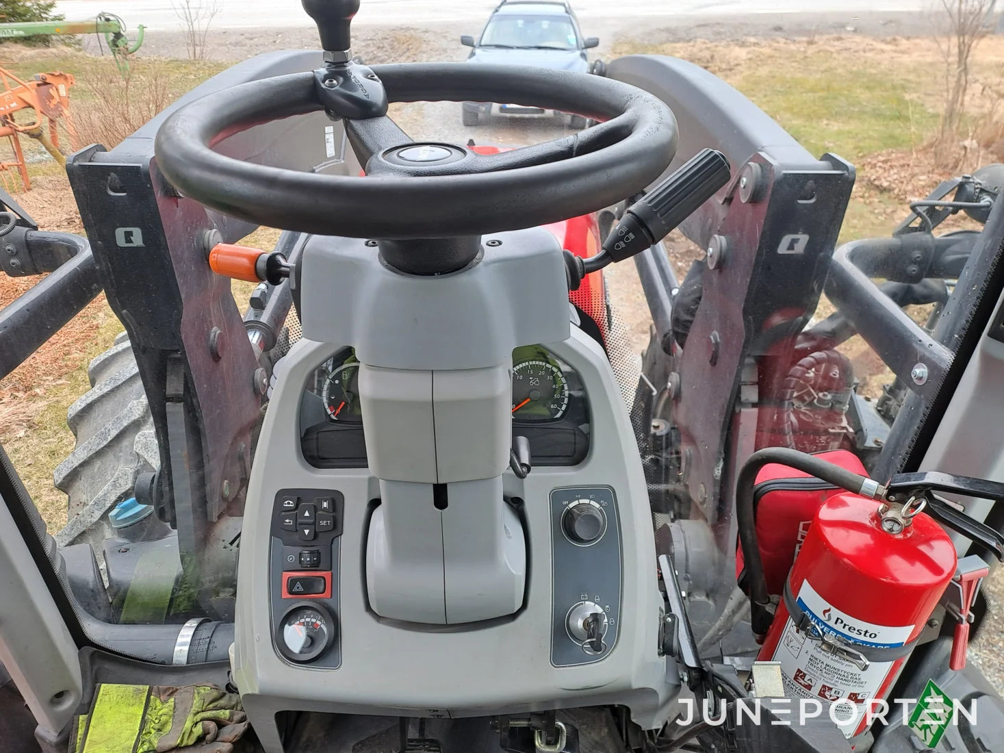 Valtra T174E med lastare