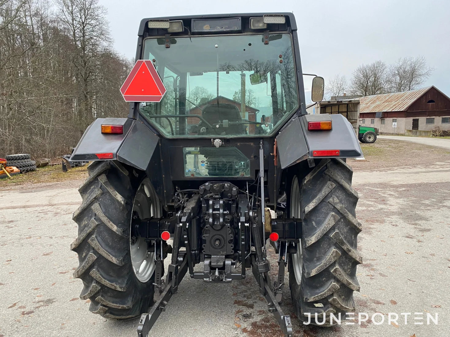 Valtra Valmet 6300 med fäste för frontlastare