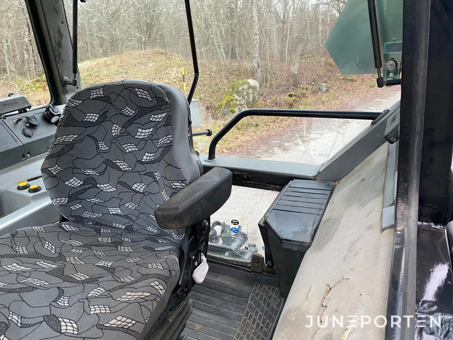 Valtra Valmet 6300 med fäste för frontlastare