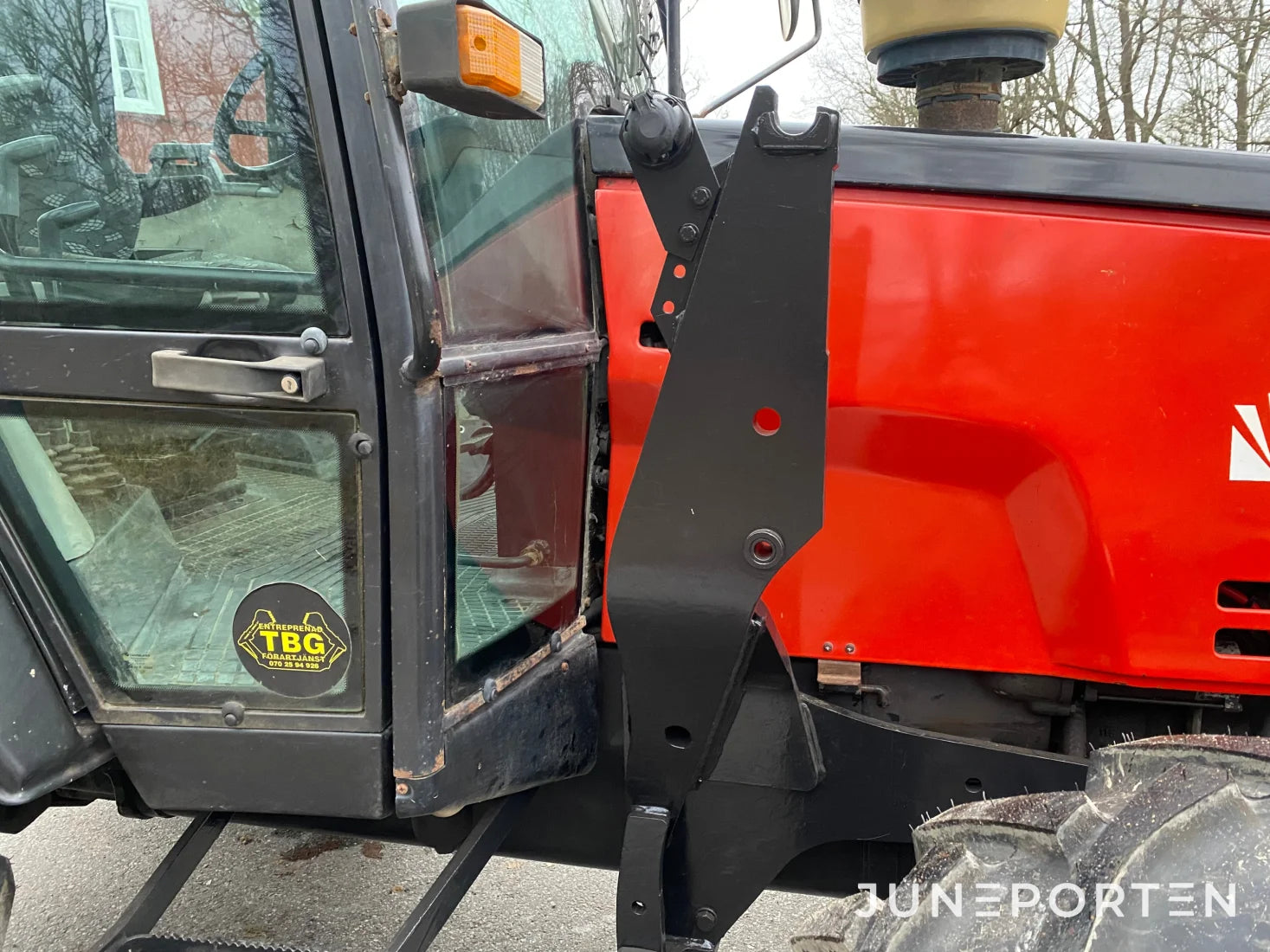 Valtra Valmet 6300 med fäste för frontlastare