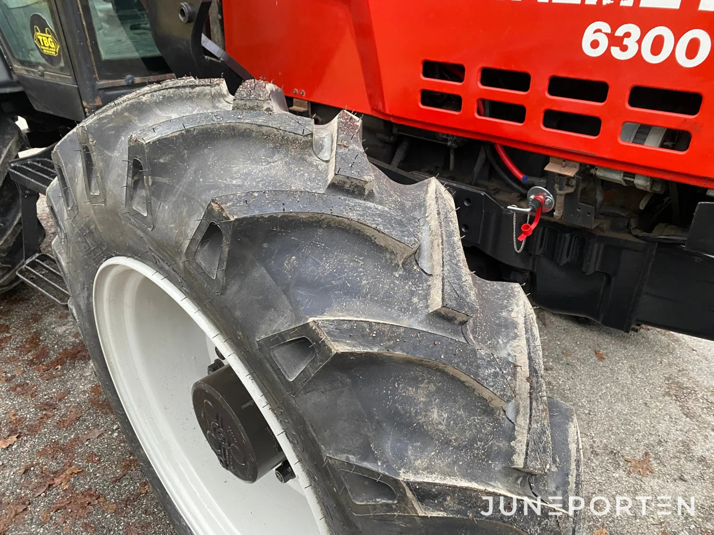 Valtra Valmet 6300 med fäste för frontlastare