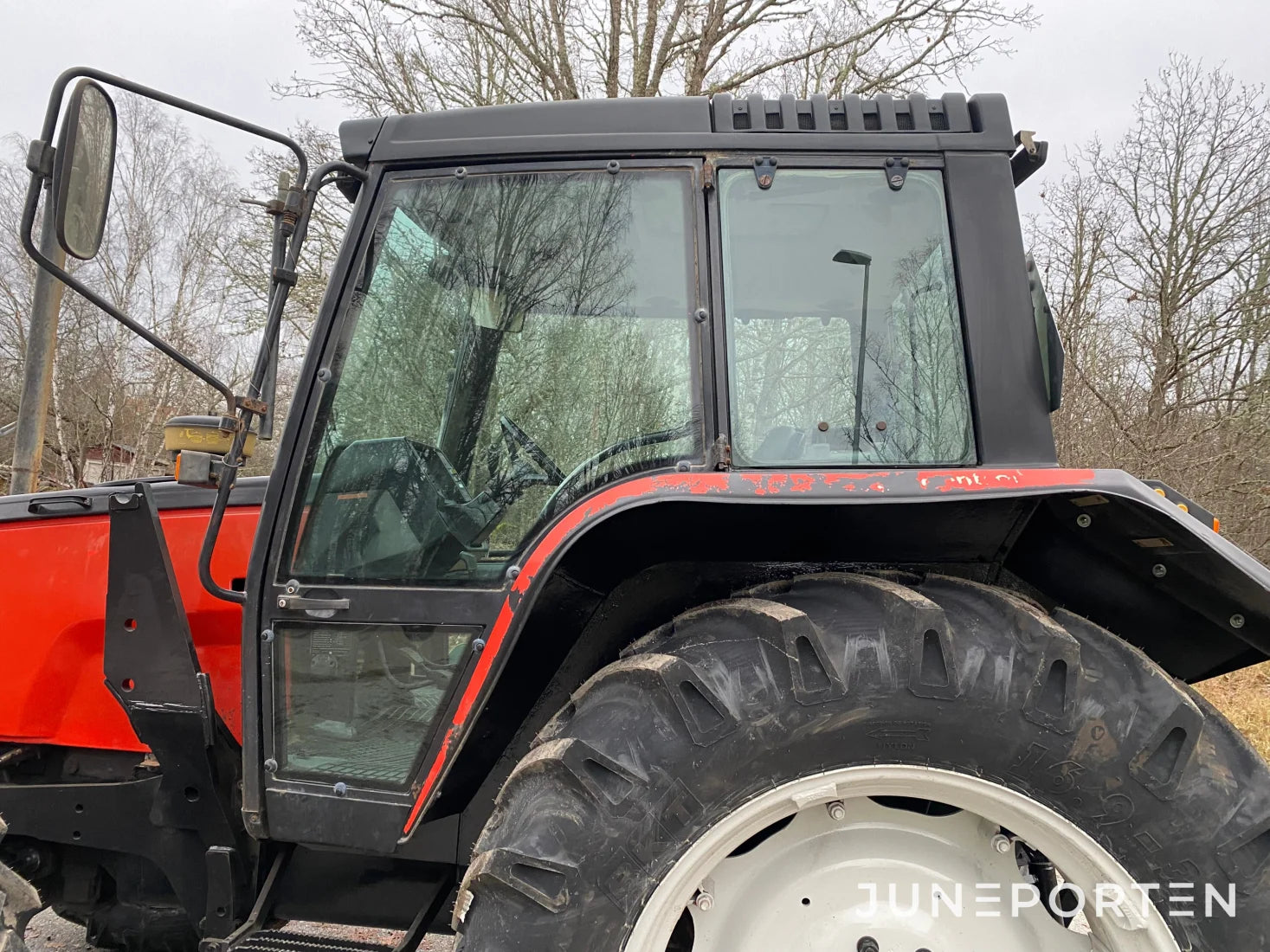 Valtra Valmet 6300 med fäste för frontlastare