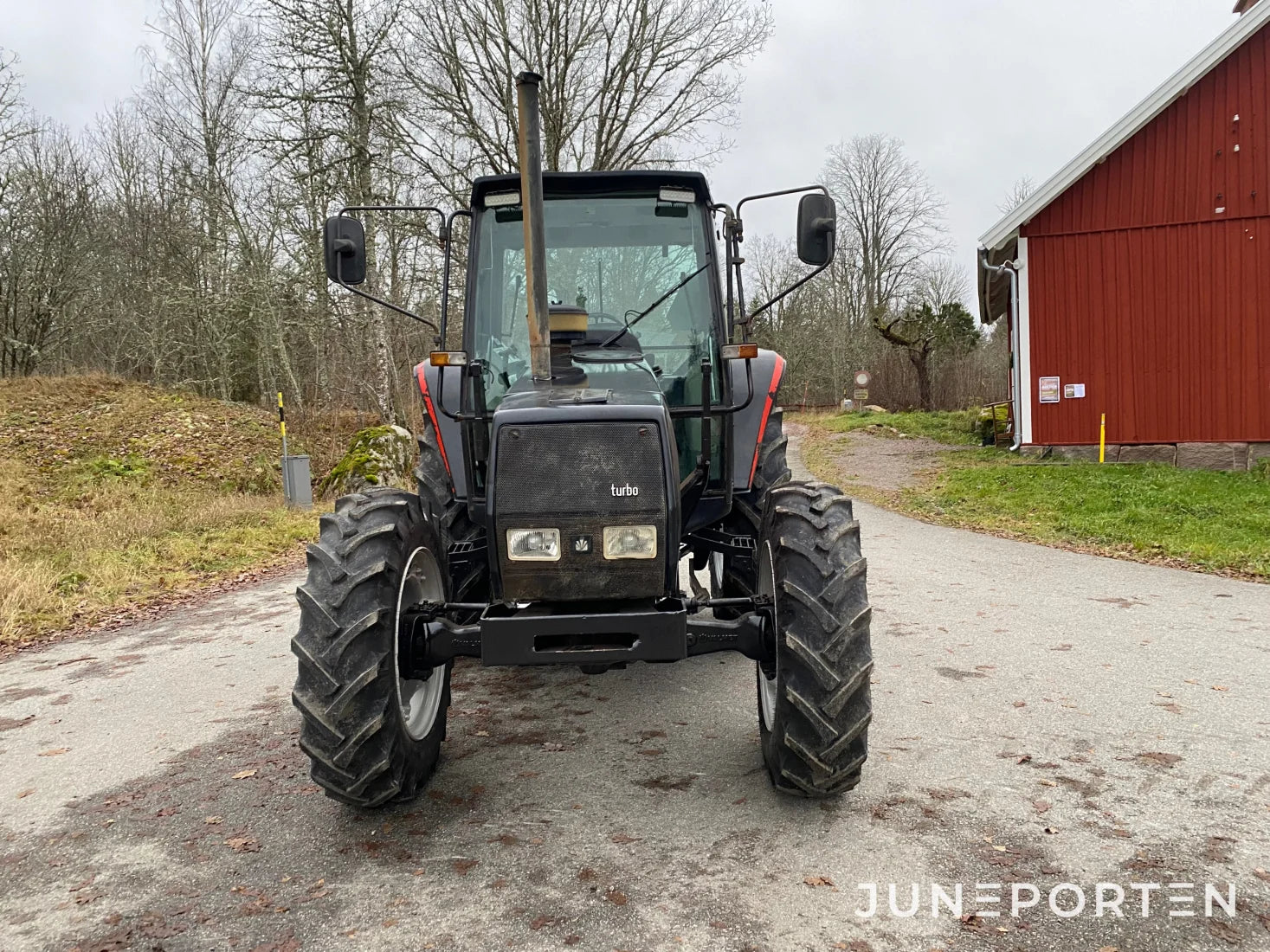 Valtra Valmet 6300 med fäste för frontlastare