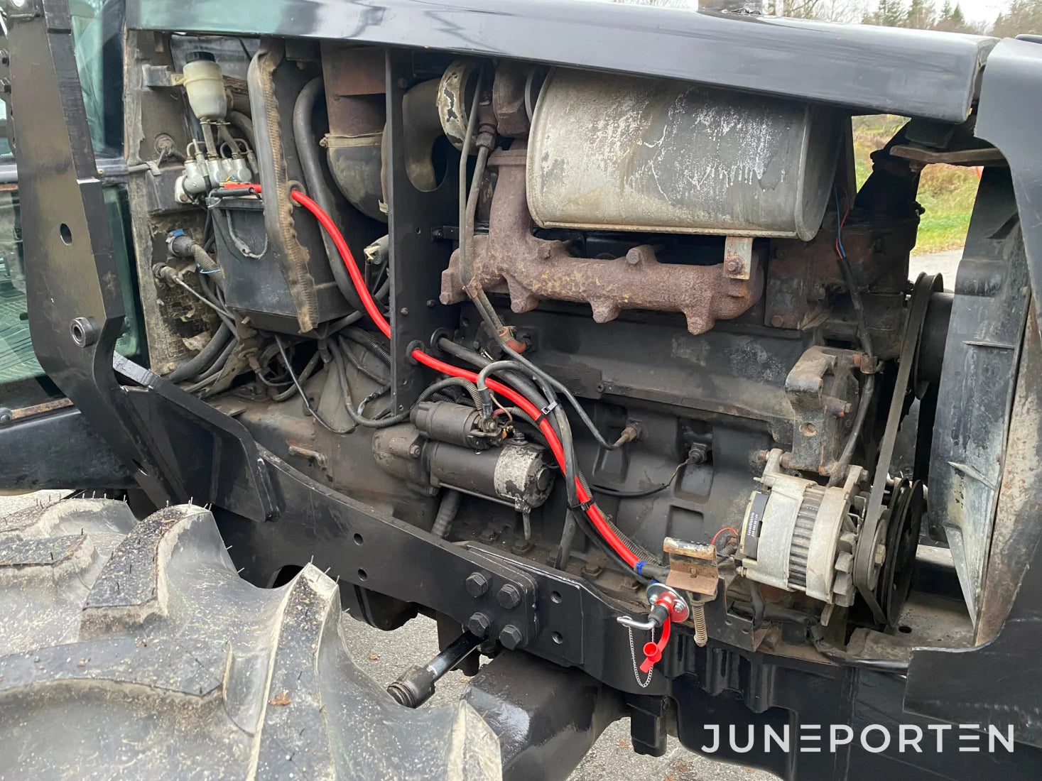 Valtra Valmet 6300 med fäste för frontlastare