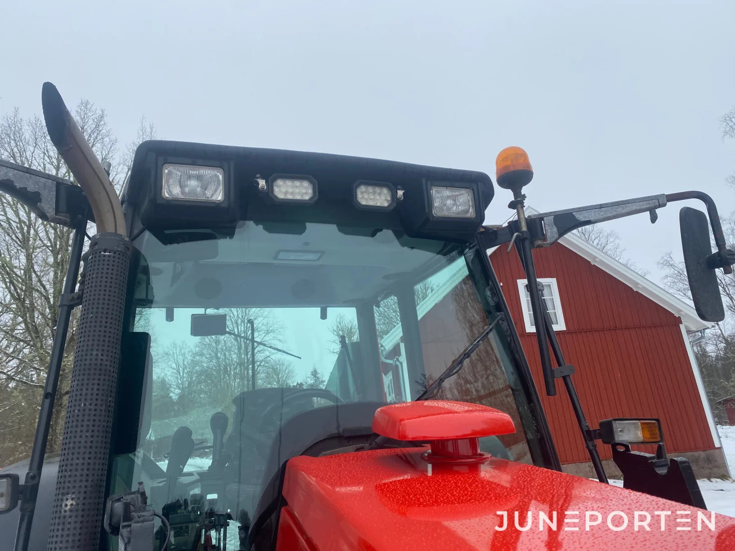 Valtra Valmet 6750 med lastarfäste