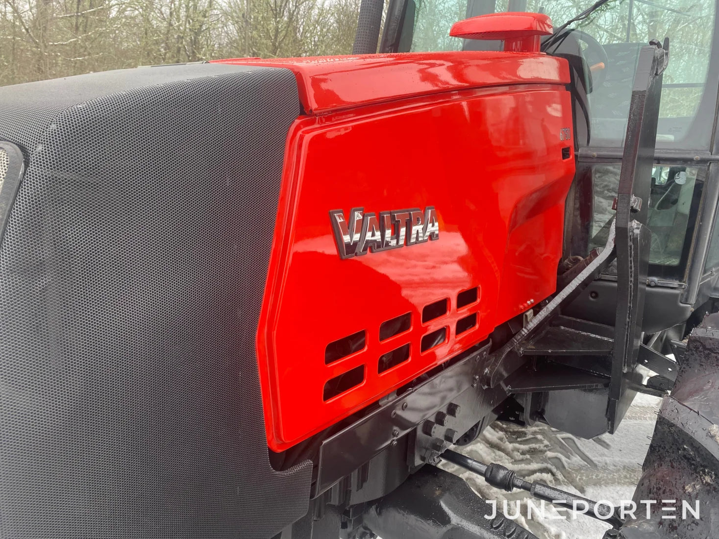 Valtra Valmet 6750 med lastarfäste