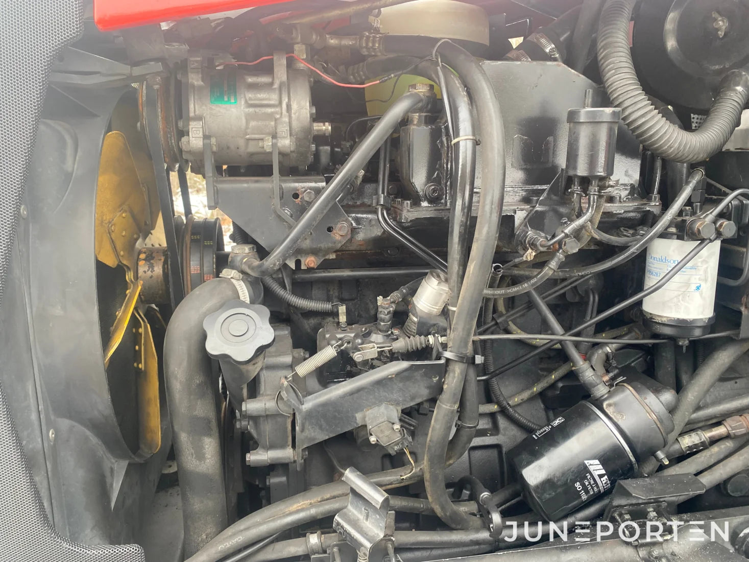 Valtra Valmet 6750 med lastarfäste