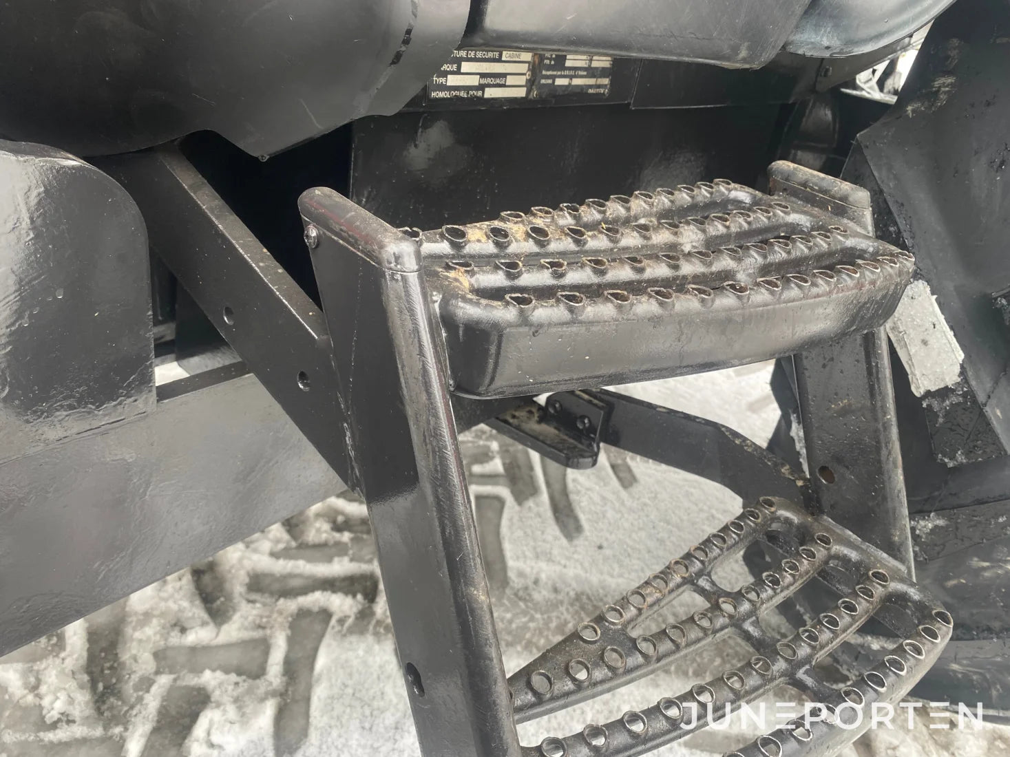 Valtra Valmet 6750 med lastarfäste
