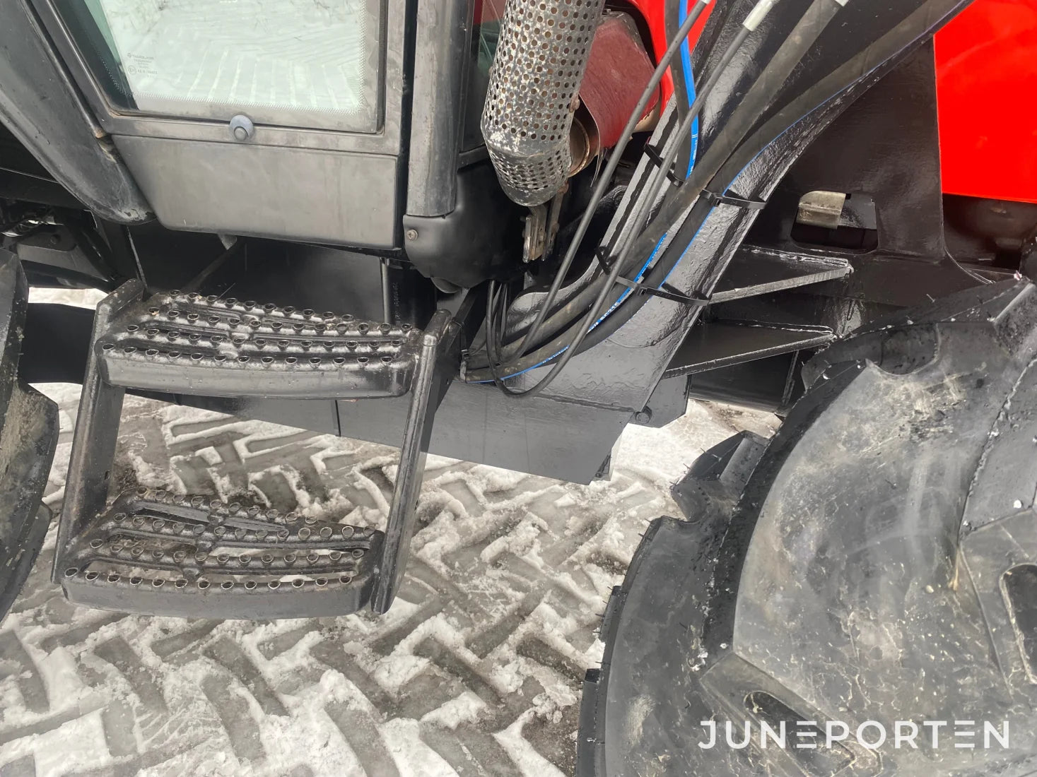 Valtra Valmet 6750 med lastarfäste