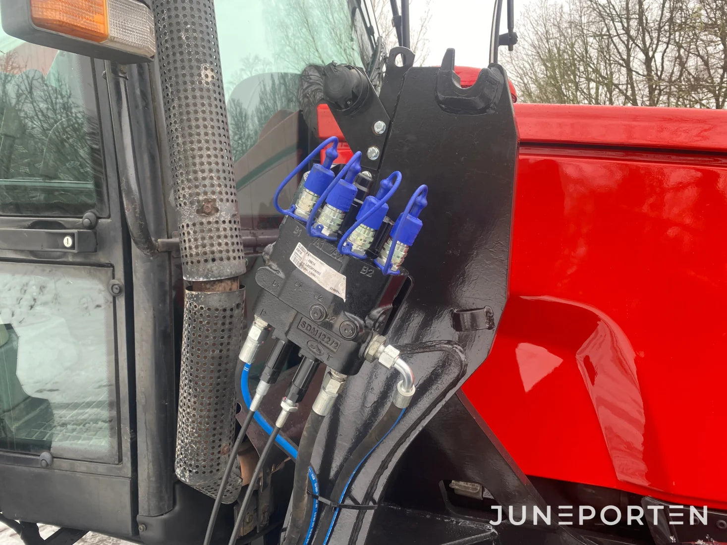 Valtra Valmet 6750 med lastarfäste