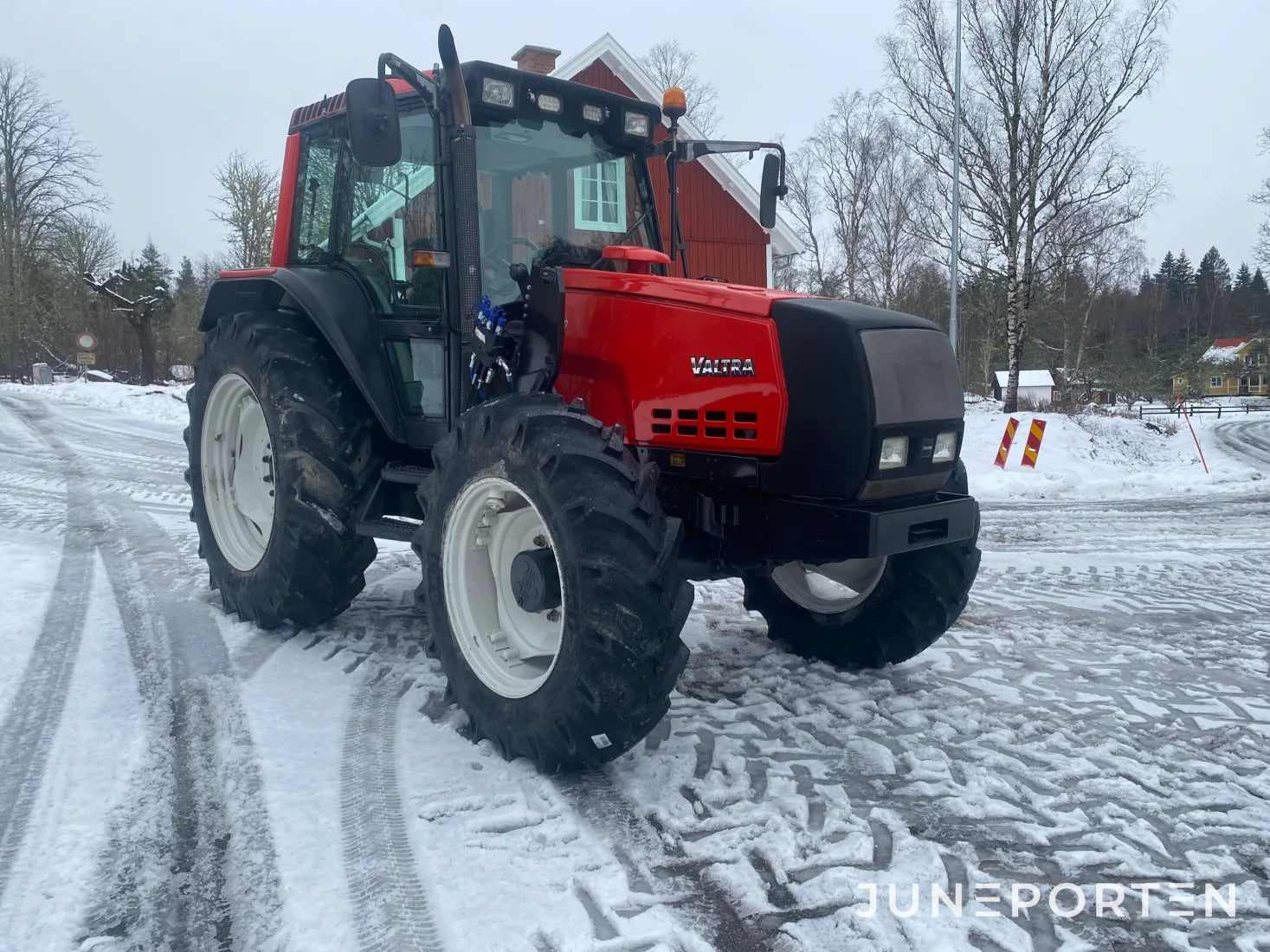 Valtra Valmet 6750 med lastarfäste