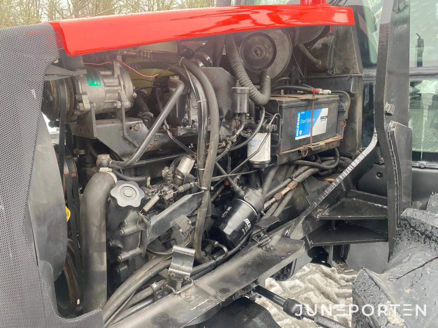 Valtra Valmet 6750 med lastarfäste