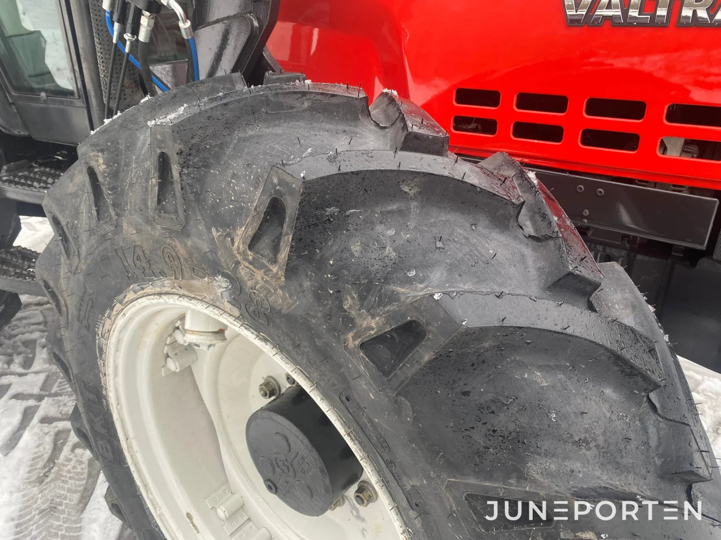 Valtra Valmet 6750 med lastarfäste