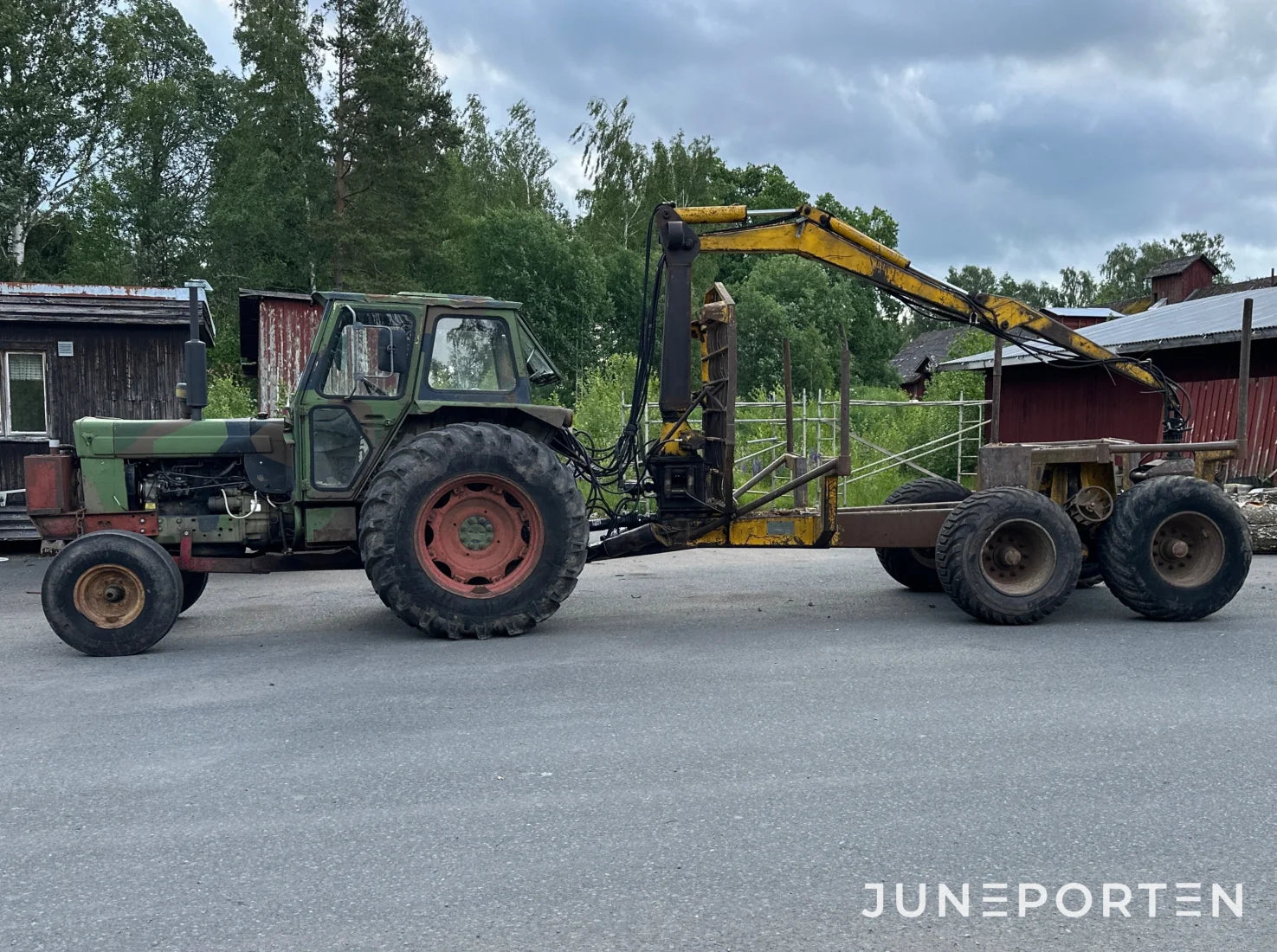 Volvo BM 650 med skogsvagn