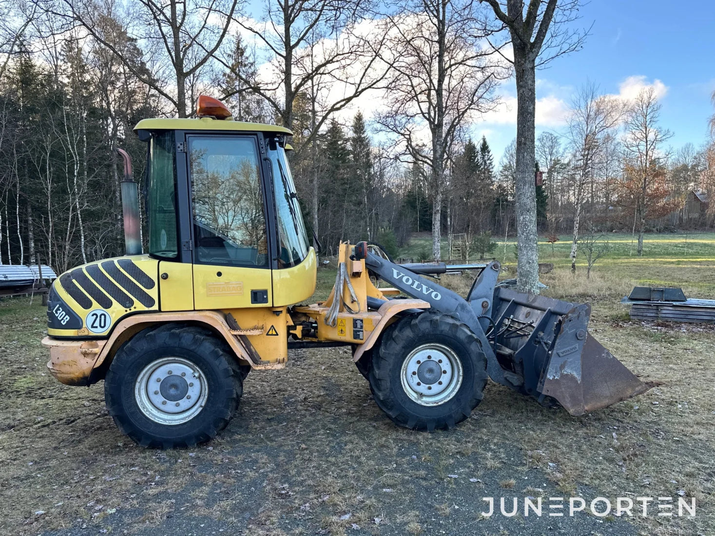 Lastmaskin Volvo L30 med skopa