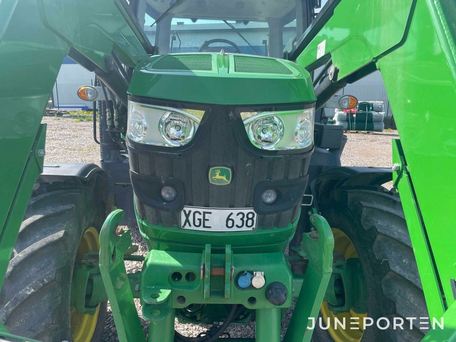 John Deere 6115R med lastare