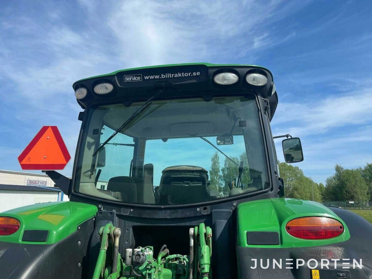 John Deere 6115R med lastare