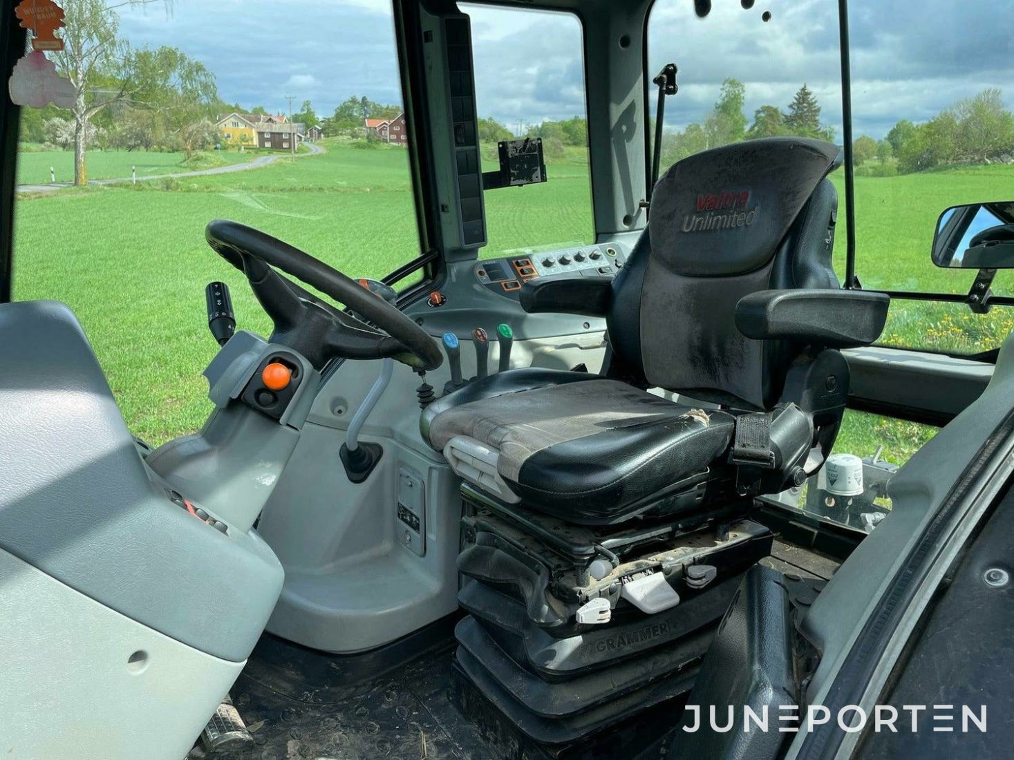 Valtra N123 Hitech 5 - 2014