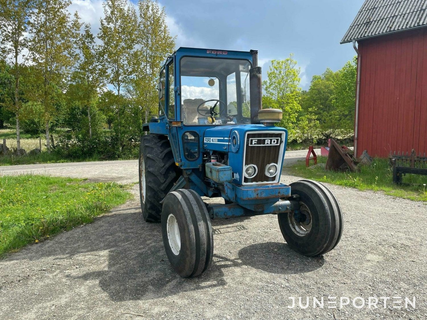 Ford 7600 med plant golv - 1976