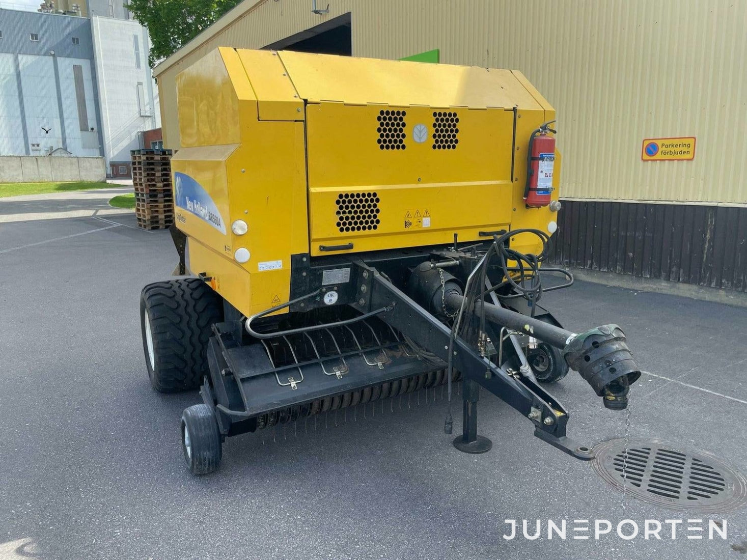 Rundbalspress New Holland BR560A - 2006