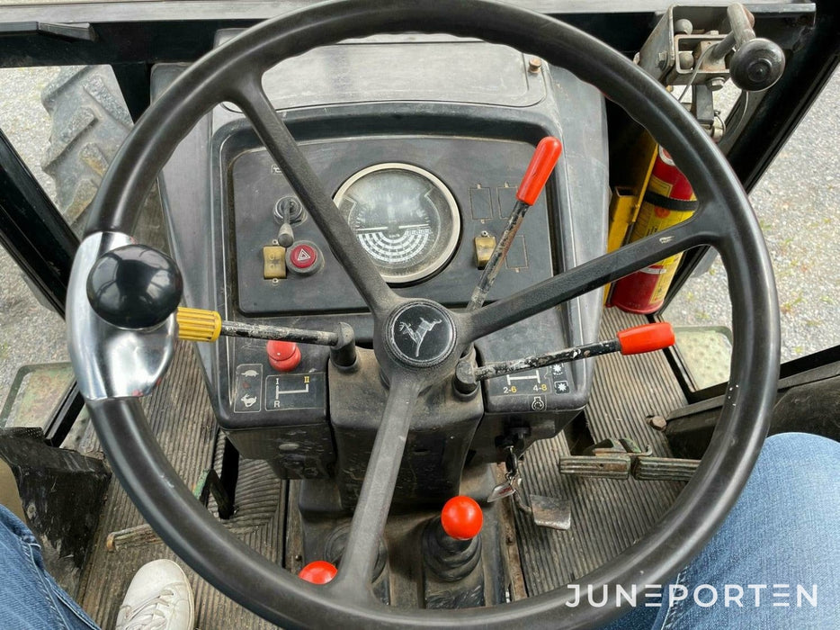 John Deere 3140 med lastare - 1980 - Juneporten