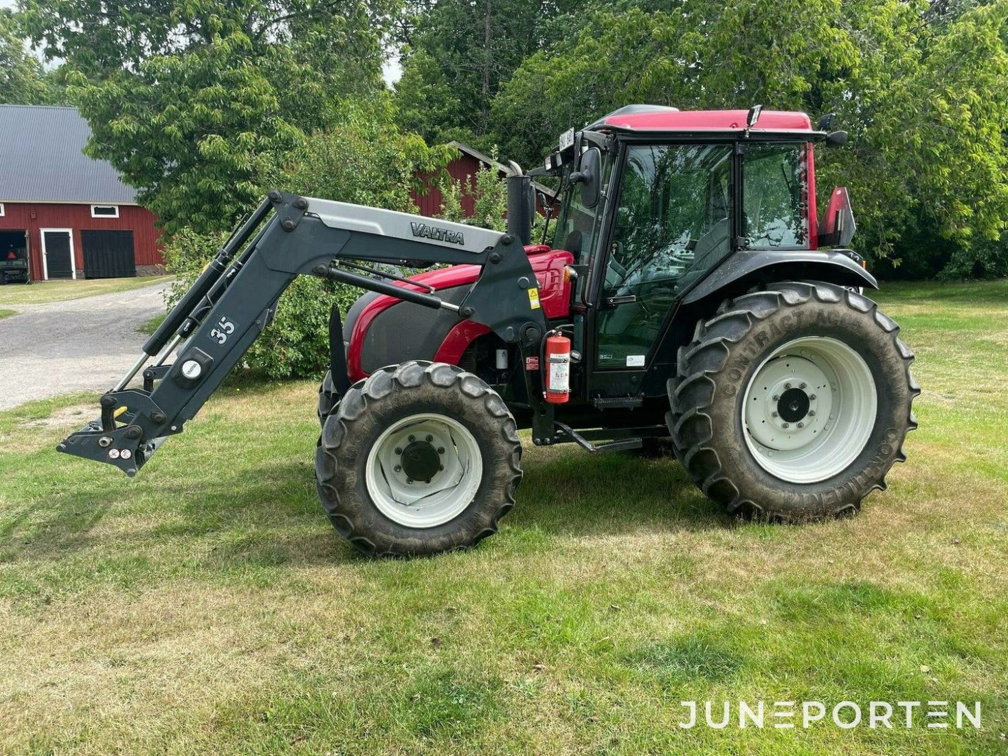 Valtra A83 med lastare - 2011