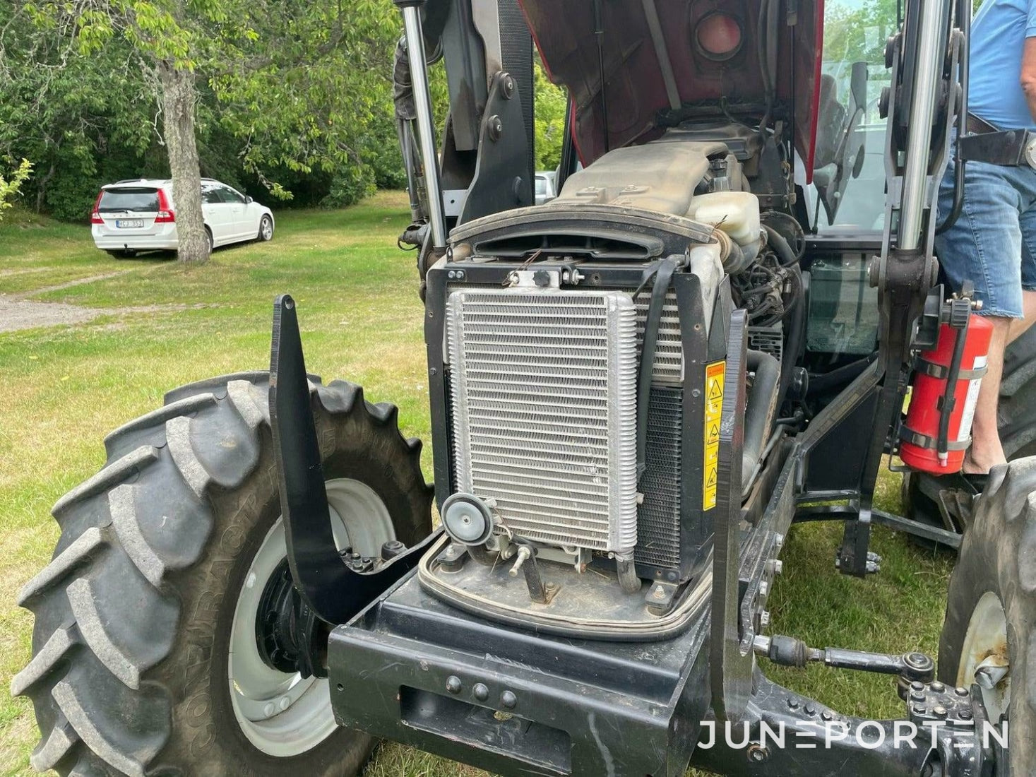 Valtra A83 med lastare - 2011