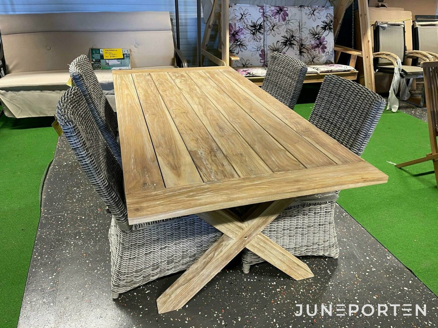 Teakbord med 4 stolar