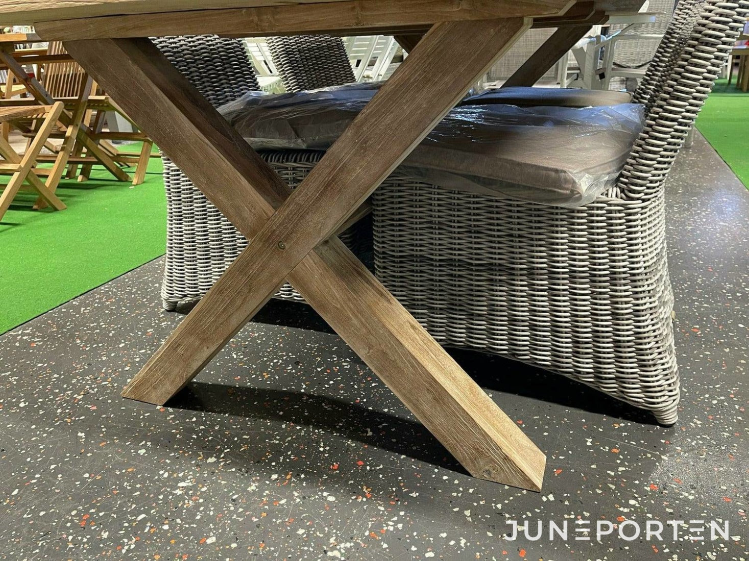 Teakbord med 4 stolar