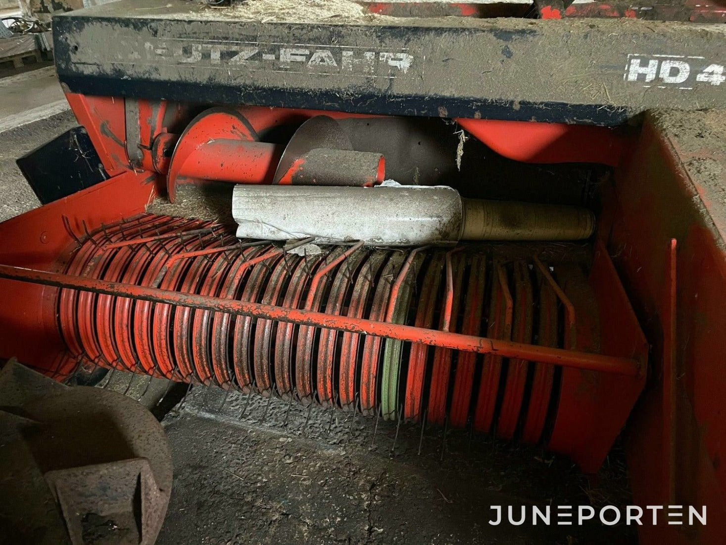Småbalspress Deutz-Fahr HD440