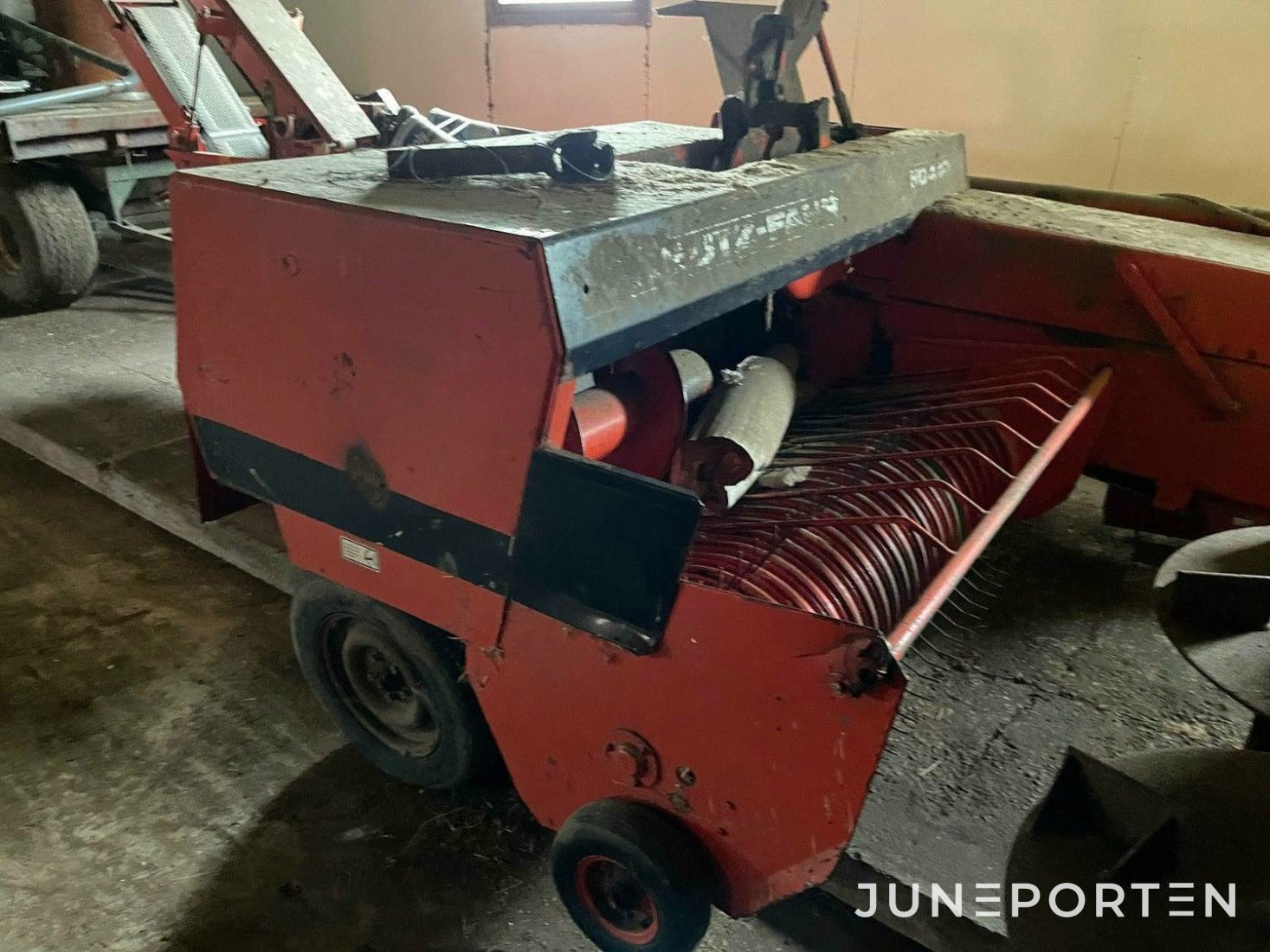 Småbalspress Deutz-Fahr HD440