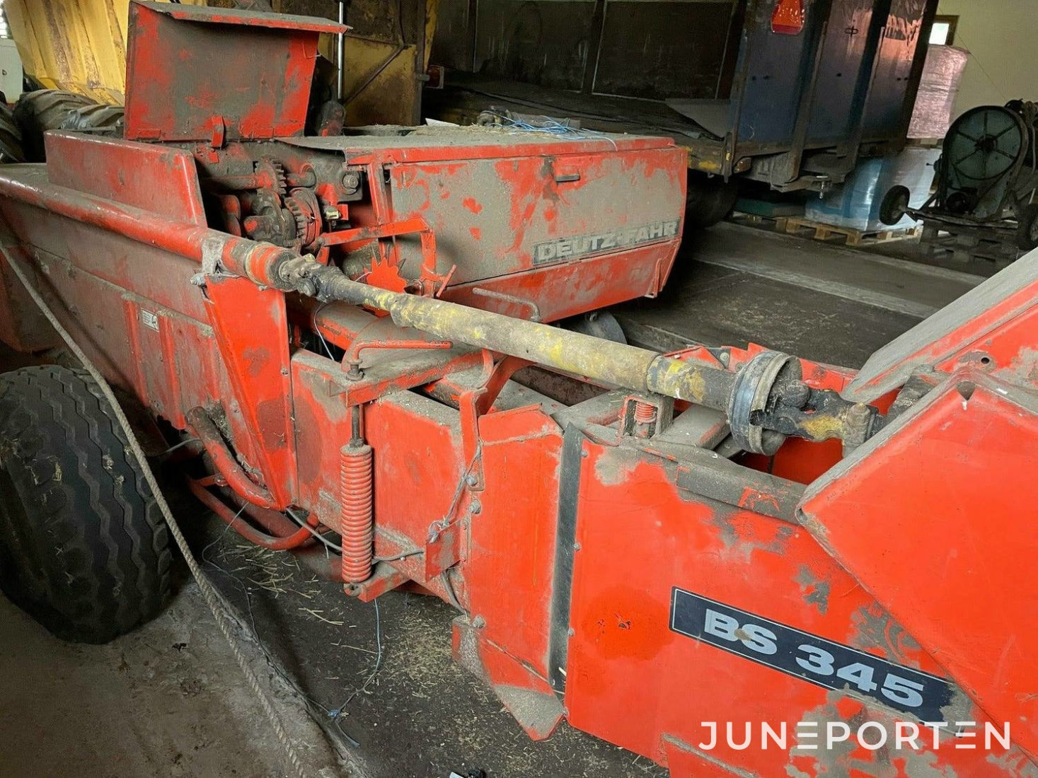 Småbalspress Deutz-Fahr HD440