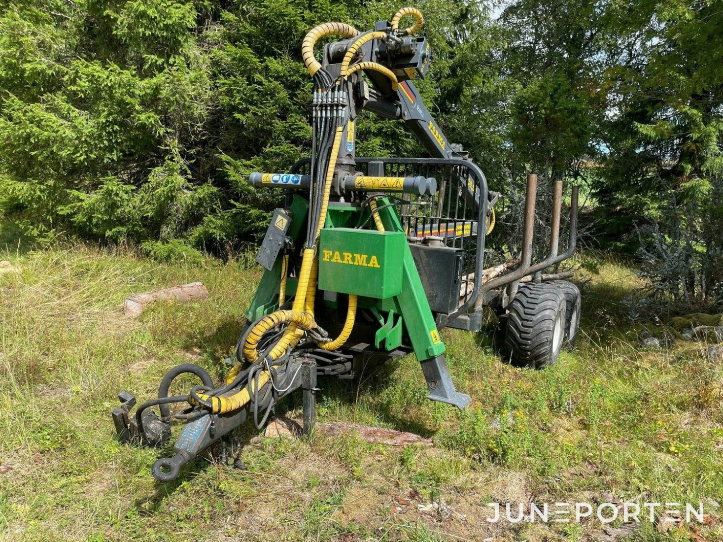 Kesla Skogsvagn 90 HD med en farma kran - 2014