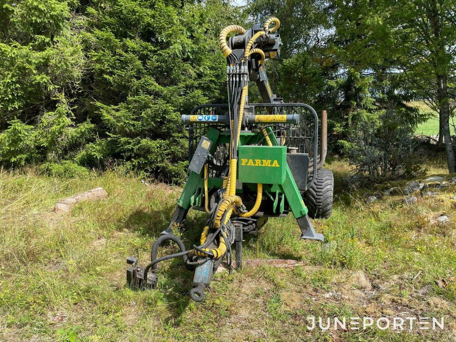 Kesla Skogsvagn 90 HD med en farma kran - 2014