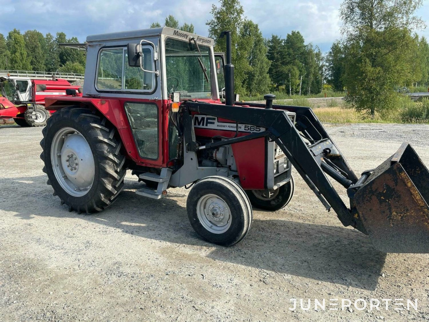 Massey Ferguson 565 med lastare & skopa - 1978