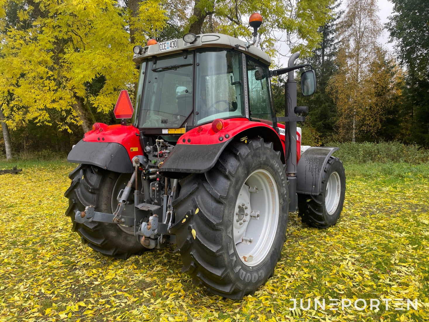 Massey Ferguson 5475 Dyna 4 med frontlyft