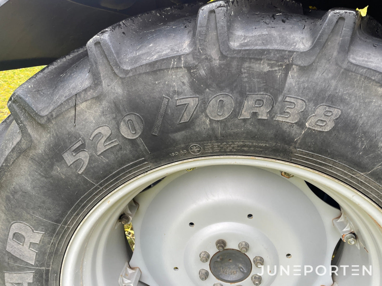 Massey Ferguson 5475 Dyna 4 med frontlyft