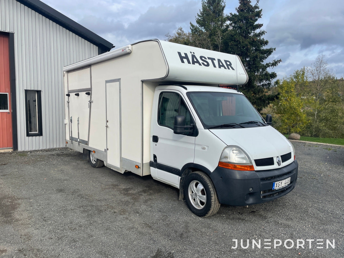 Hästlastbil Renault Master