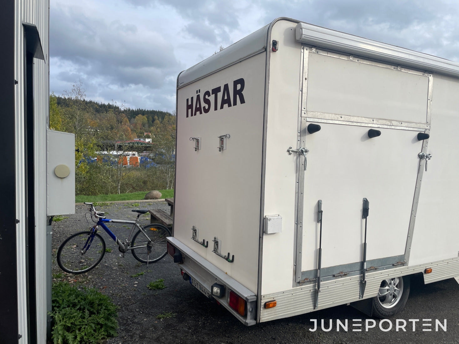 Hästlastbil Renault Master