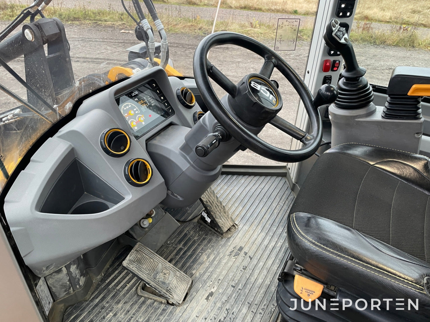 Hjullastare JCB 437 HT T4F