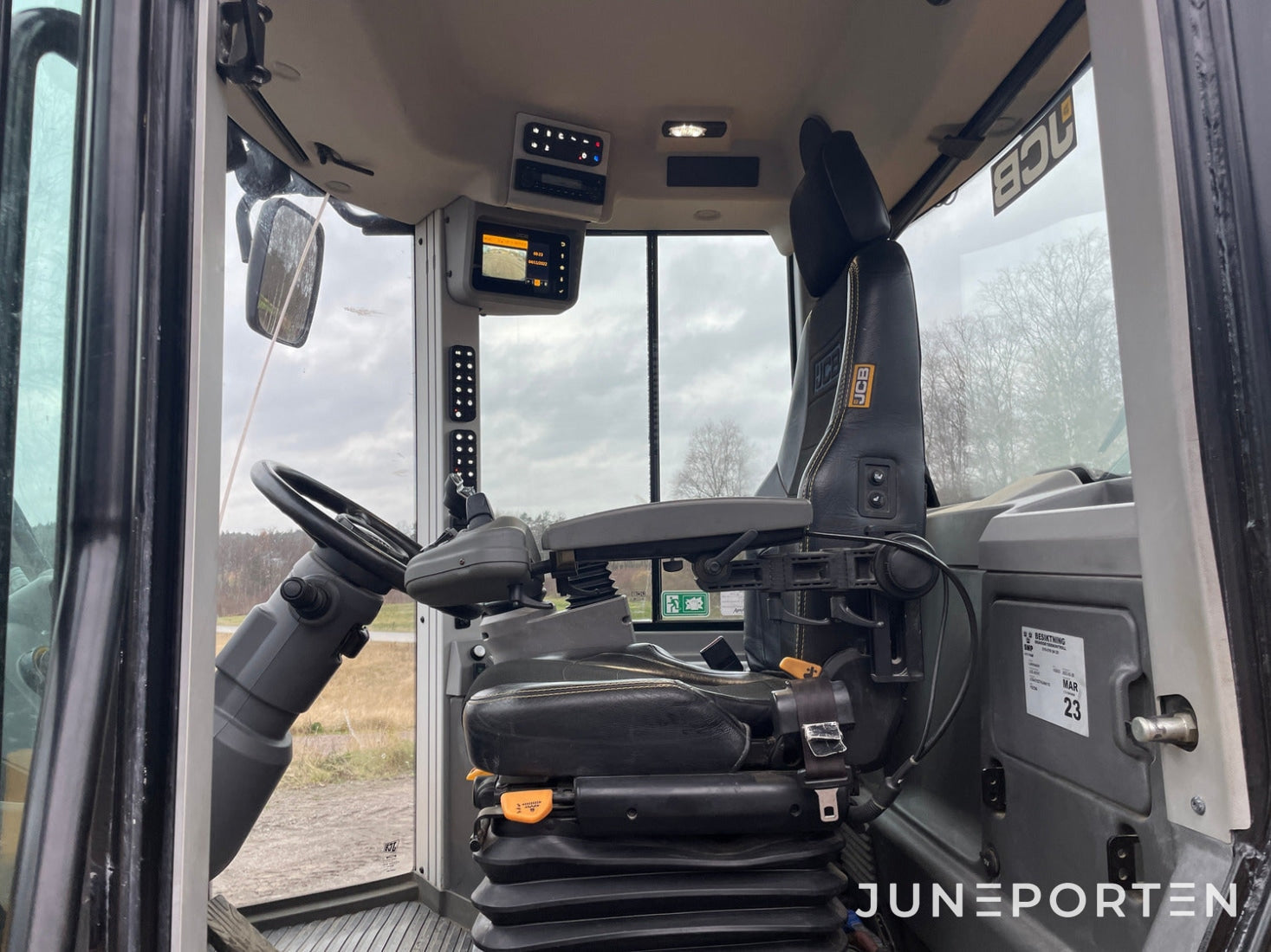 Hjullastare JCB 437 HT T4F