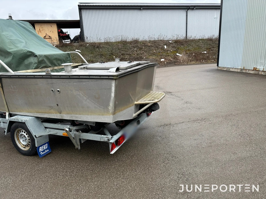 Aluminiumbåt Riwall 560 JE med trailer