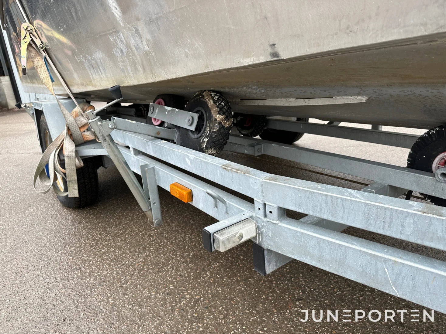 Aluminiumbåt Riwall 560 JE med trailer