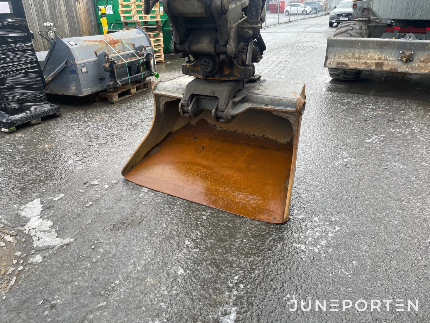 Bandgrävare Volvo EC140CL med skopor