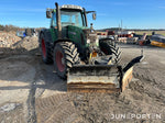 Fendt 820 Vario med tillbehör