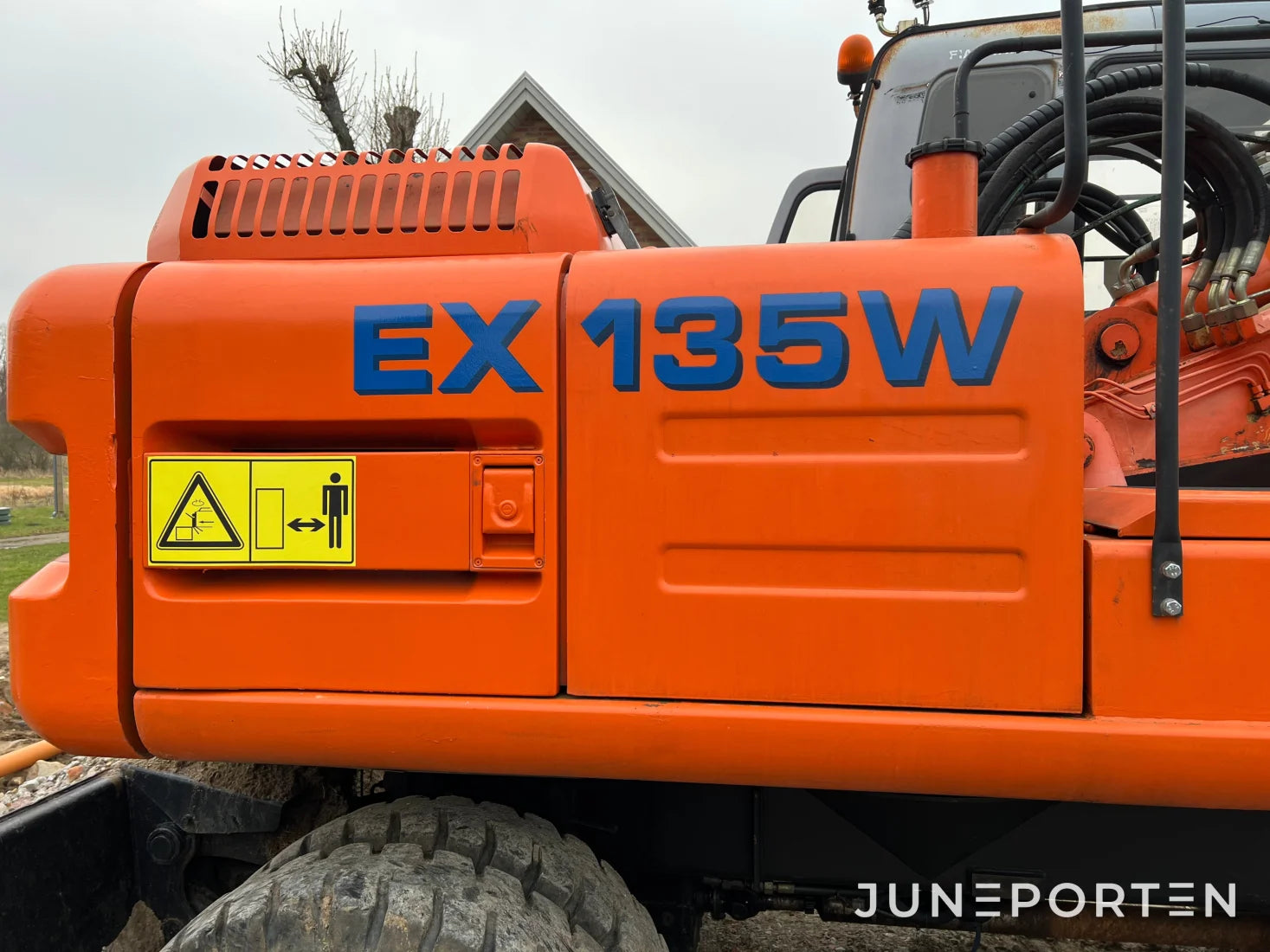 Hjulgrävare Hitachi-Fiat EX135W med skopor