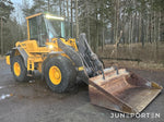 Hjullastare Volvo L90F med skopa