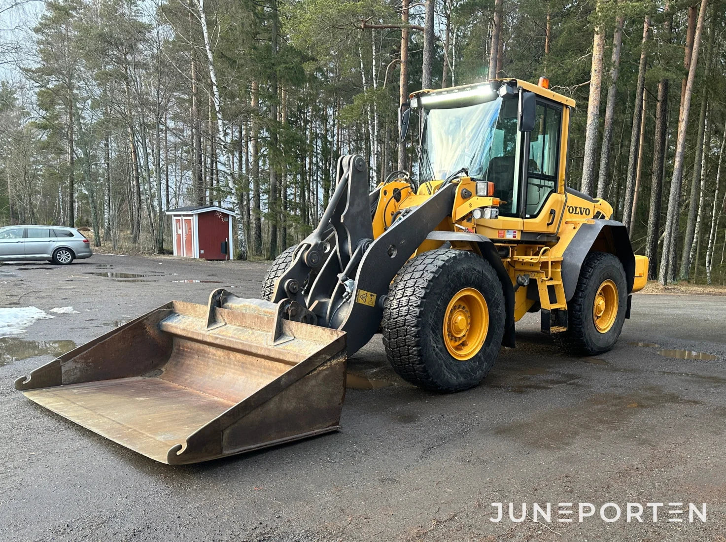 Hjullastare Volvo L90F med skopa