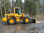 Hjullastare Volvo L90F med skopa